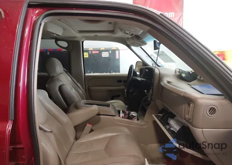 2006 Chevrolet Suburban 1500 Z71 z USA, uszkodzony, nr VIN 1GNFK16Z66J154898